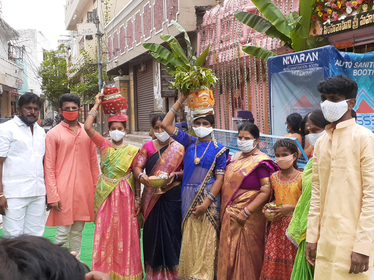 bonalu celebrations in hyderabad Photo Gallery - Sakshi14