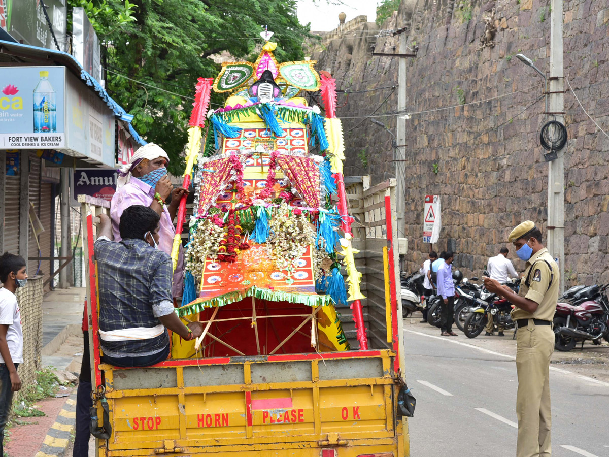 bonalu celebrations in hyderabad Photo Gallery - Sakshi4