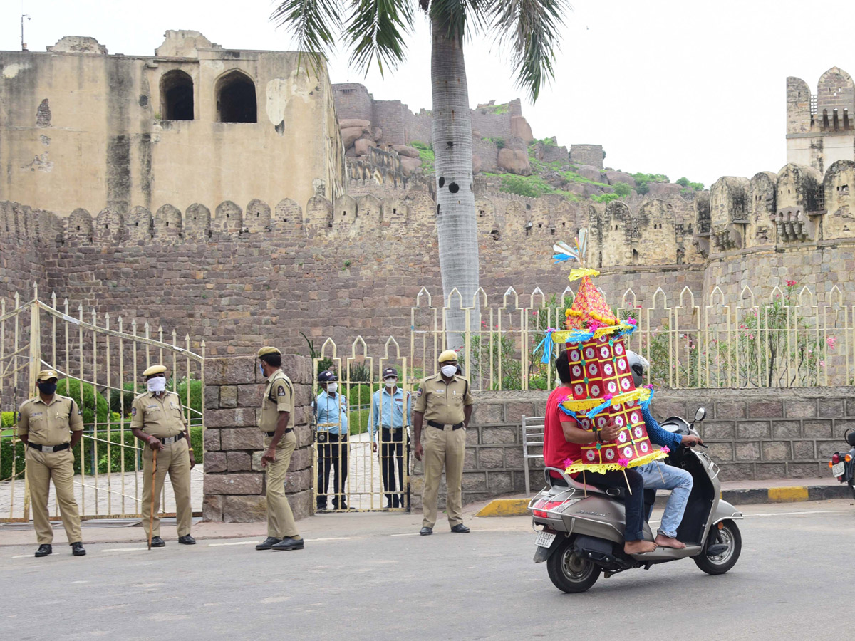 bonalu celebrations in hyderabad Photo Gallery - Sakshi6