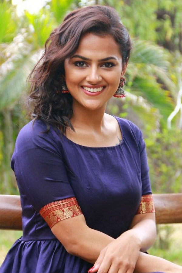 jersey heroine Shraddha Srinath Photo Gallery - Sakshi14