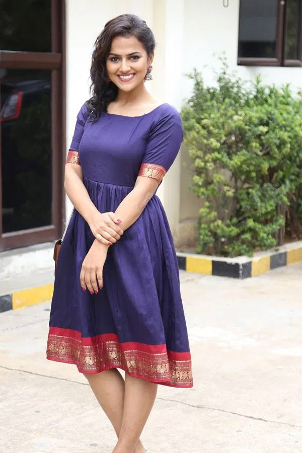 jersey heroine Shraddha Srinath Photo Gallery - Sakshi3