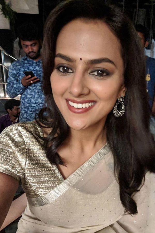 jersey heroine Shraddha Srinath Photo Gallery - Sakshi5