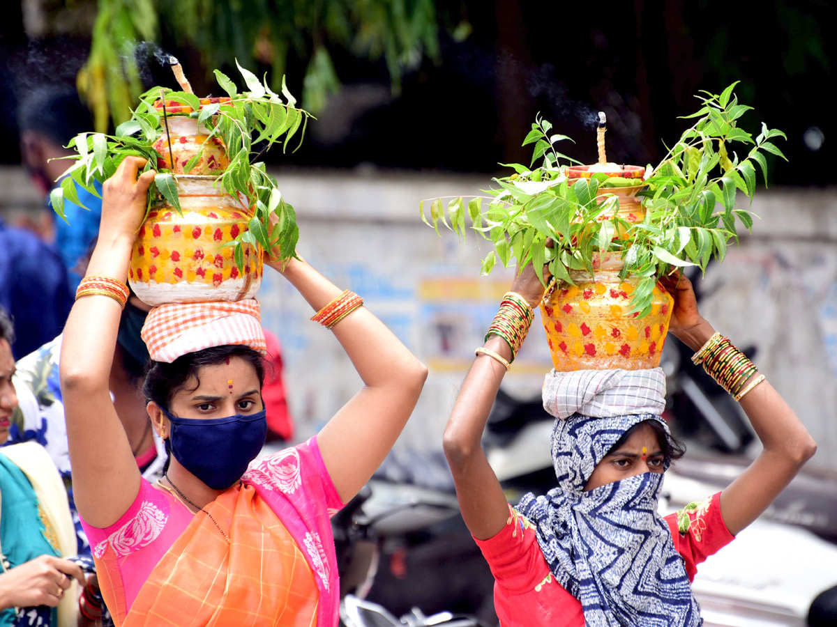 balkampet yellamma bonalu Photo Gallery - Sakshi1