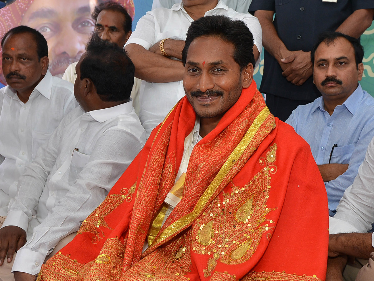 YS Rajasekhara Reddy and YS Jagan Mohan Reddy Photos Gallery - Sakshi29