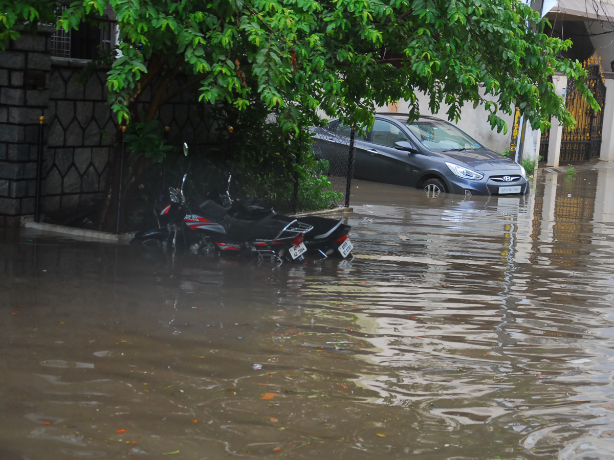 Heavy rain lashes Hyderabad Photo Gallery - Sakshi29