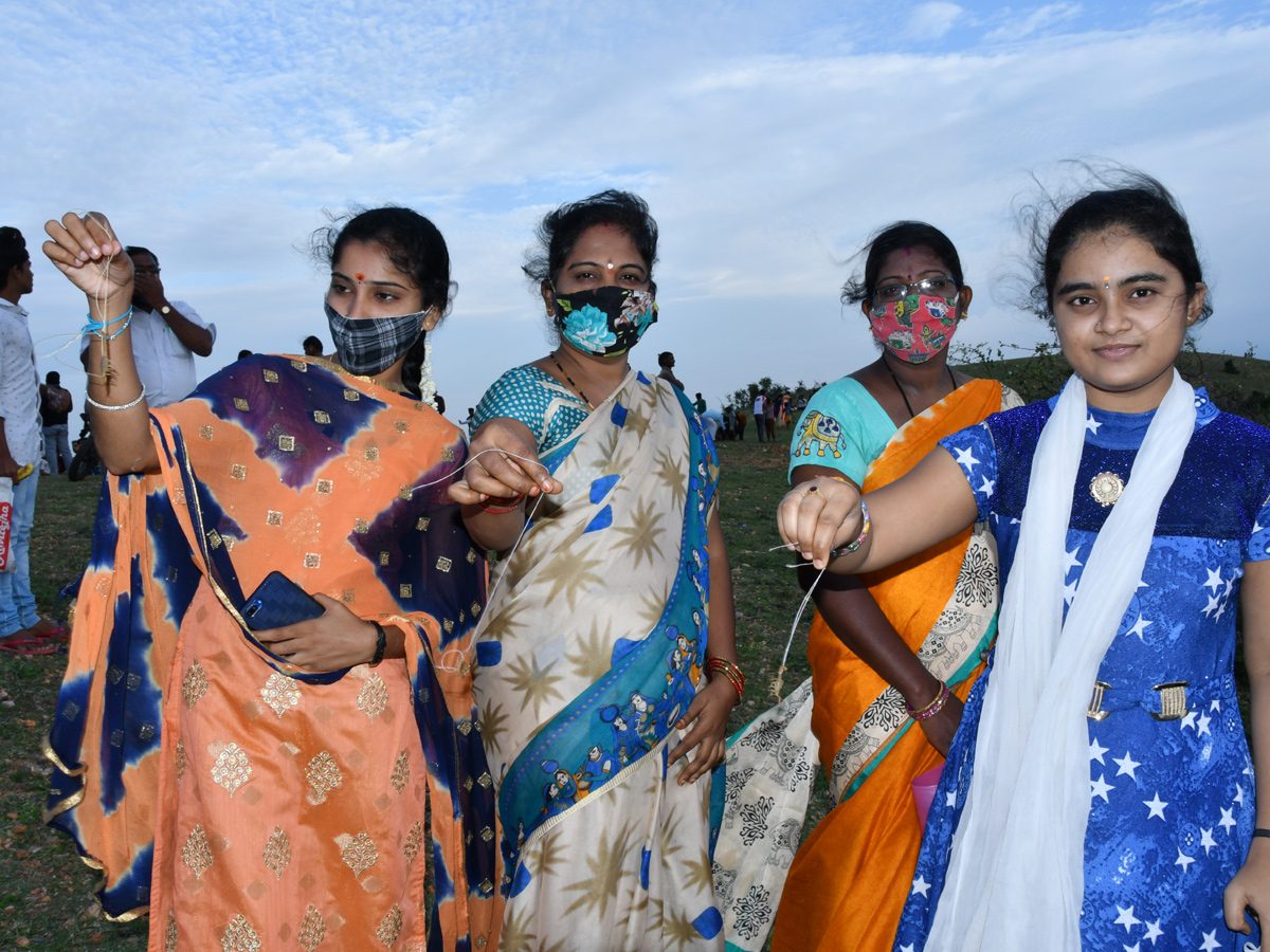 Scorpions Offered to God in Kurnool photo gallery - Sakshi5