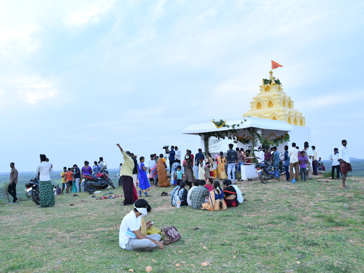 Scorpions Offered to God in Kurnool photo gallery - Sakshi7