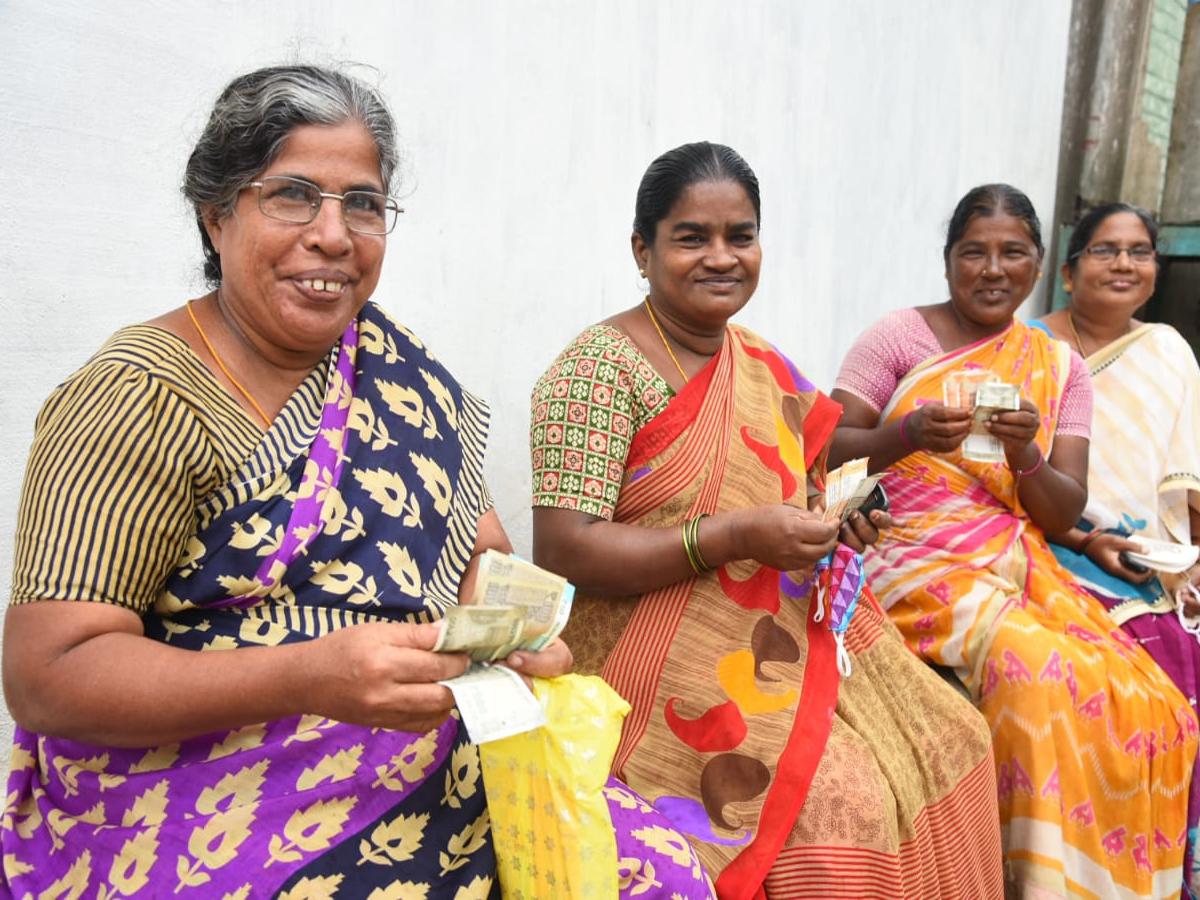 CM YS Jagan Launched YSR Cheyutha Scheme In Tadepalli Photo Gallery - Sakshi19