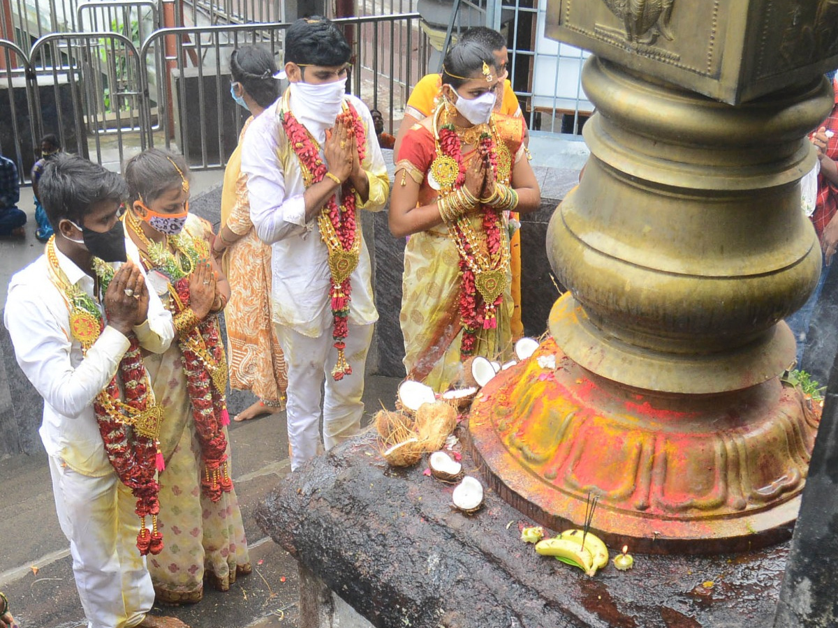 Sravana Sukravaram Celebrations at Durga Temple in Vijayawada Photo Gallery - Sakshi12