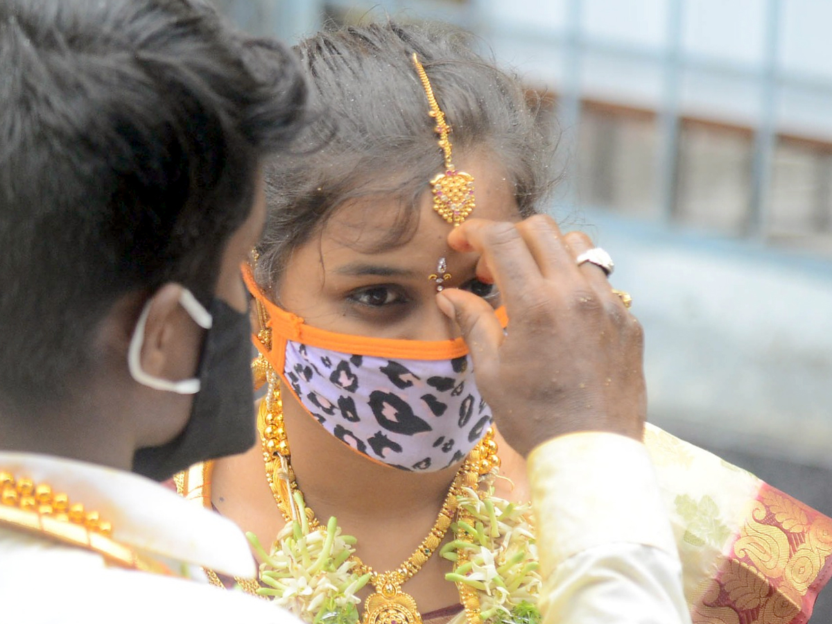 Sravana Sukravaram Celebrations at Durga Temple in Vijayawada Photo Gallery - Sakshi3