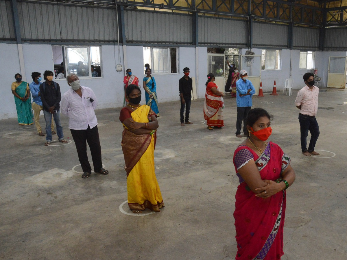 Sravana Sukravaram Celebrations at Durga Temple in Vijayawada Photo Gallery - Sakshi9