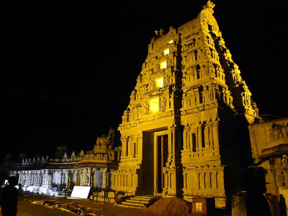 yadadri lakshmi narasimha swamy temple new photos - Sakshi2