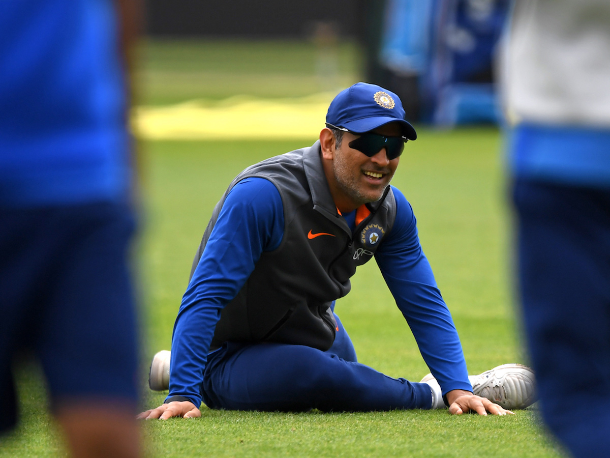 MS Dhoni announces retirement - Sakshi30