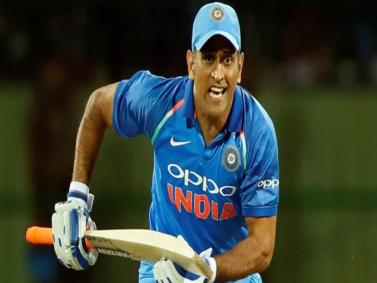 MS Dhoni announces retirement - Sakshi16