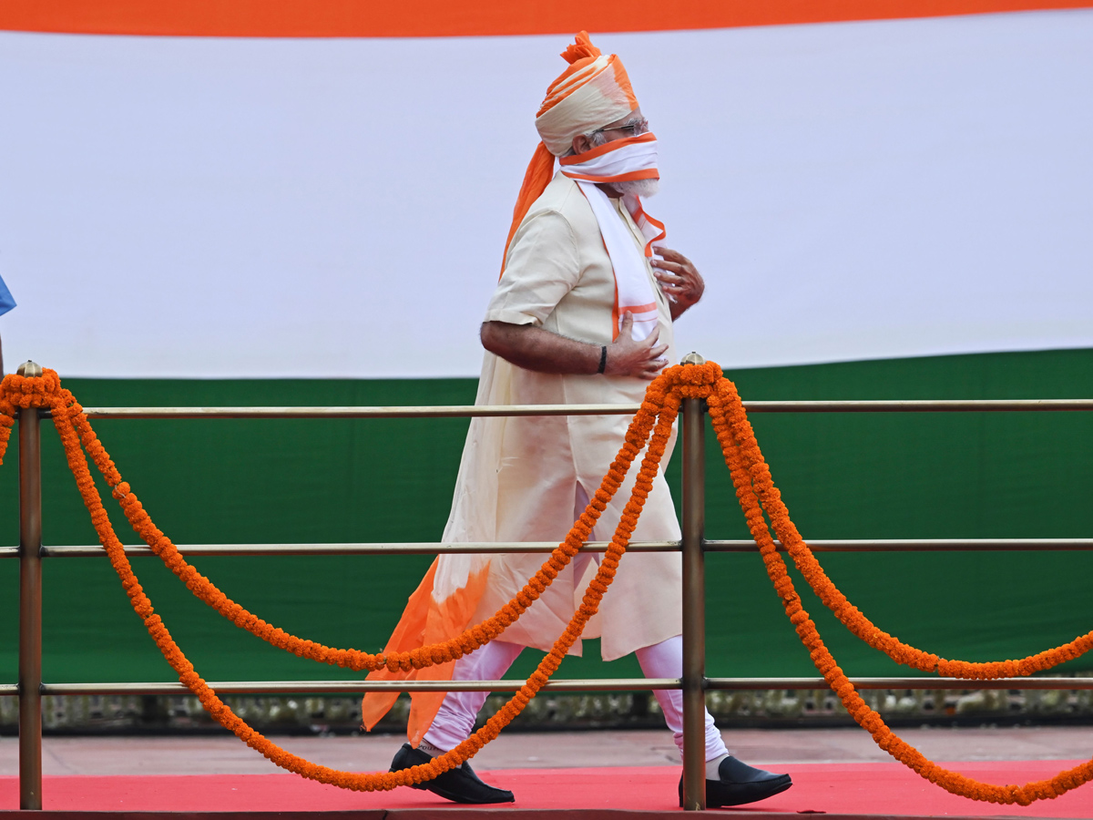 Narendra Modi Hoisted National Flag Errakota Photo Gallery - Sakshi11