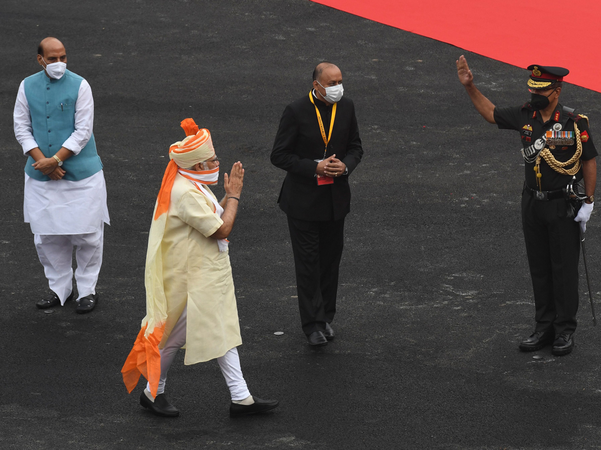 Narendra Modi Hoisted National Flag Errakota Photo Gallery - Sakshi15