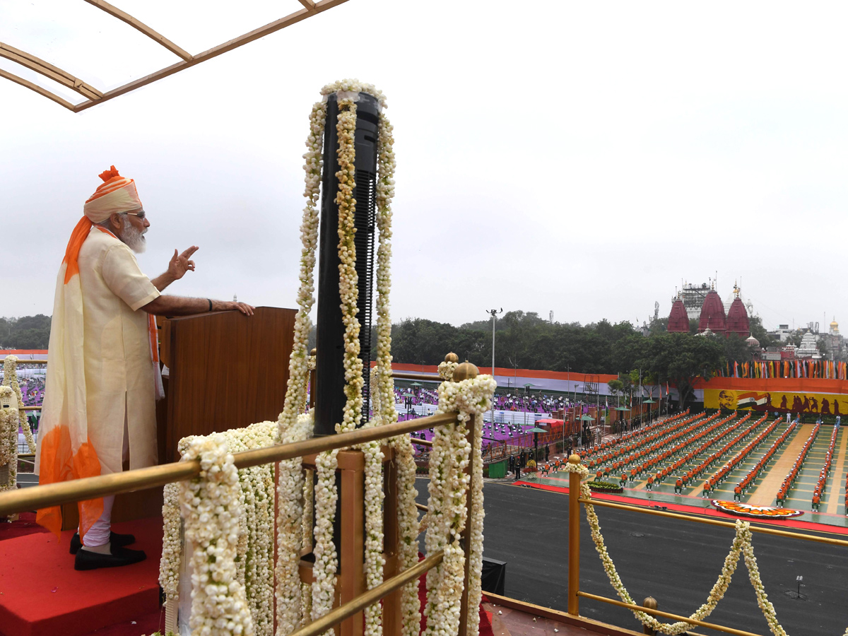 Narendra Modi Hoisted National Flag Errakota Photo Gallery - Sakshi2