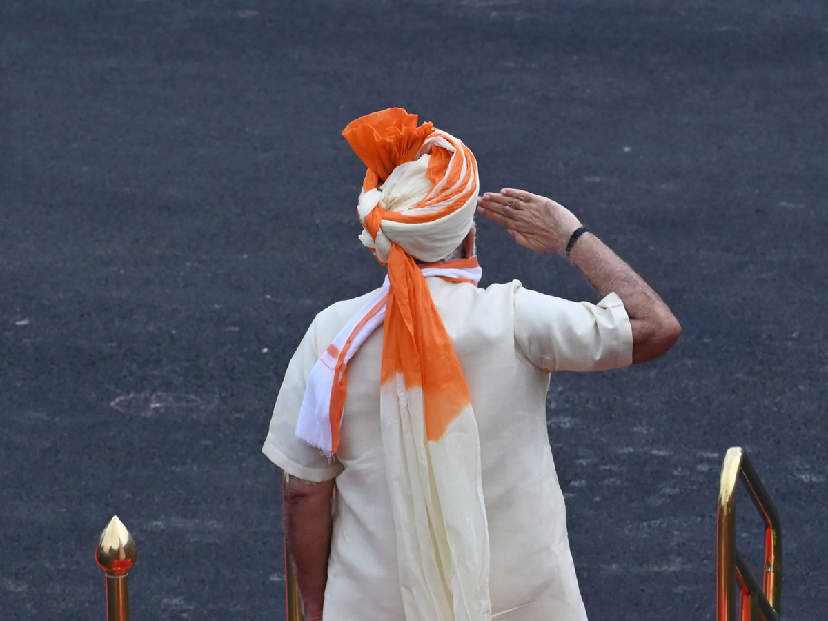 Narendra Modi Hoisted National Flag Errakota Photo Gallery - Sakshi23