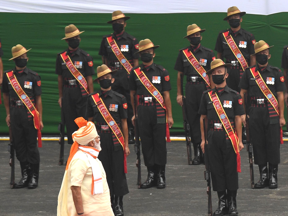 Narendra Modi Hoisted National Flag Errakota Photo Gallery - Sakshi4