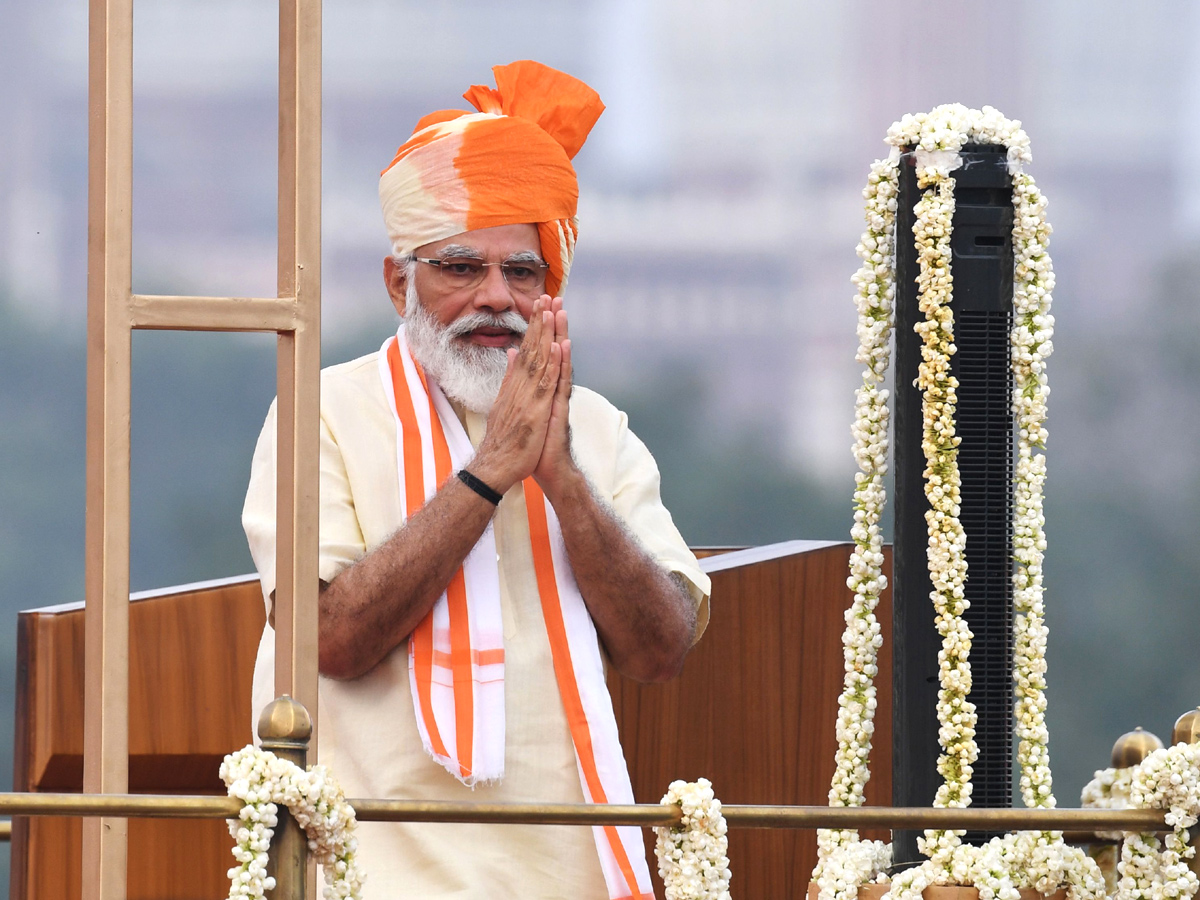 Narendra Modi Hoisted National Flag Errakota Photo Gallery - Sakshi7