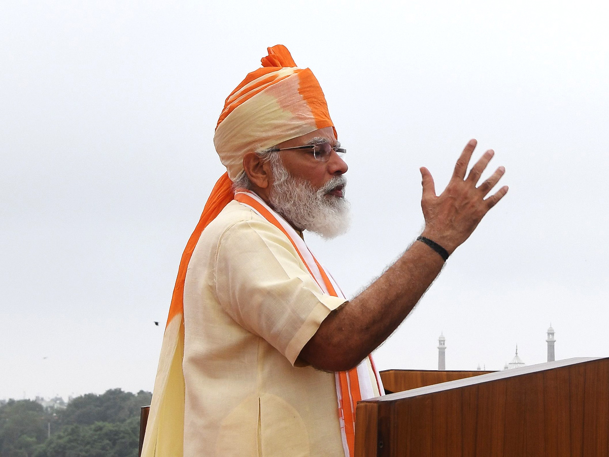 Narendra Modi Hoisted National Flag Errakota Photo Gallery - Sakshi8