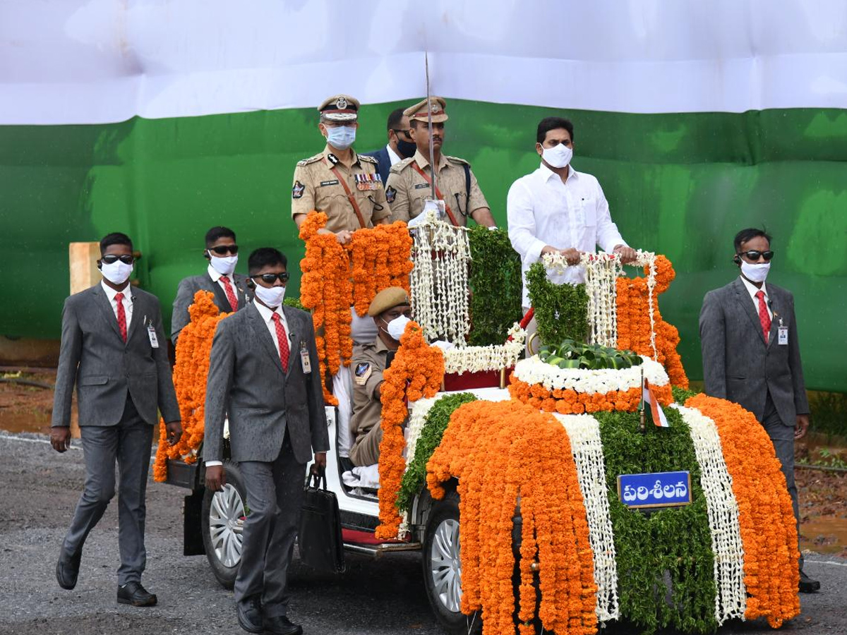 ap cm ys jagan mohan reddy flag hoisting vijayawada Photo Gallery - Sakshi7