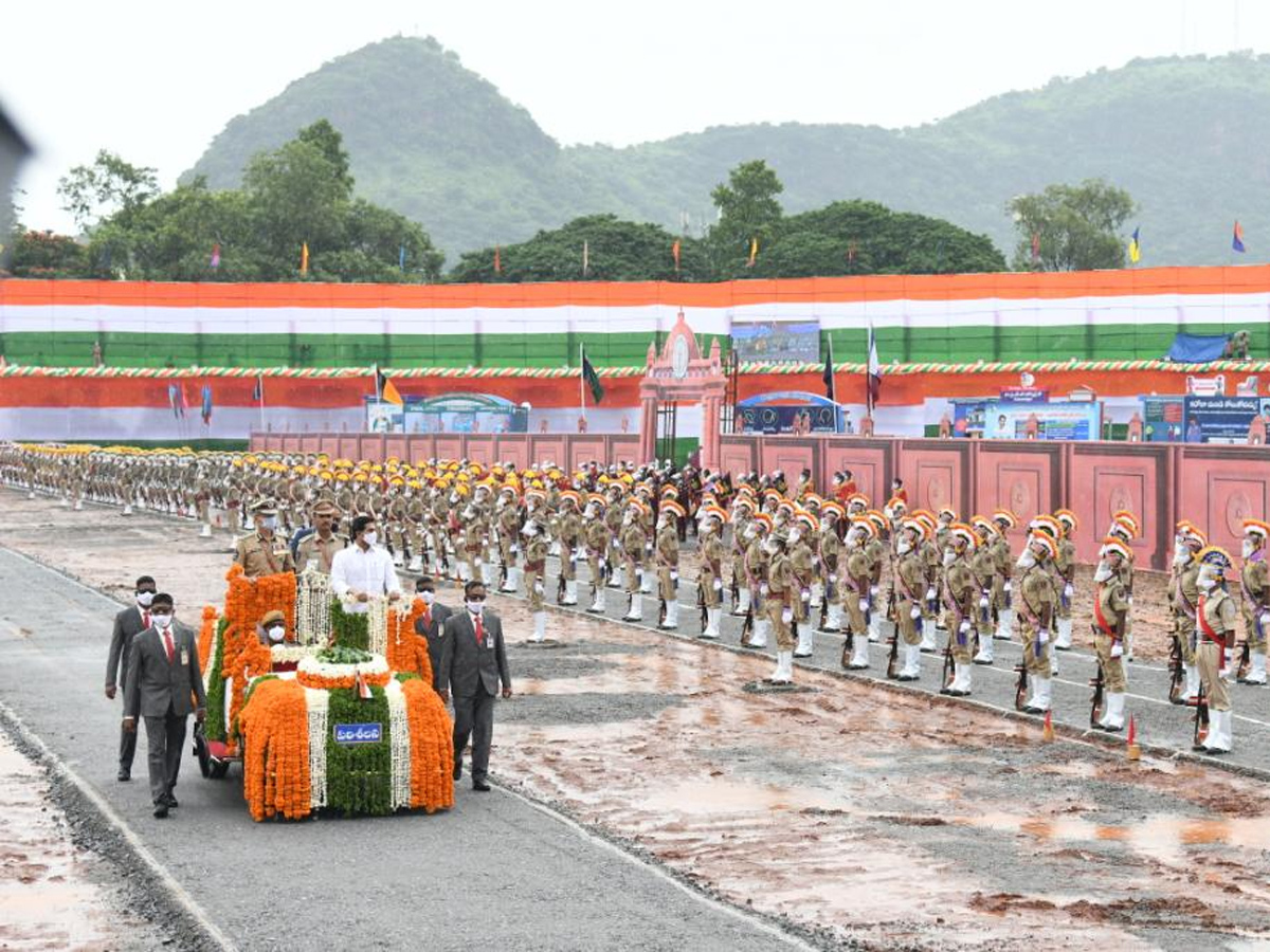 ap cm ys jagan mohan reddy flag hoisting vijayawada Photo Gallery - Sakshi8