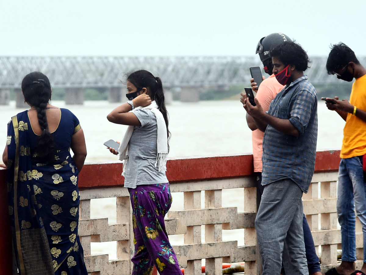 heavy water inflow krishna rivers vijayawada  - Sakshi17