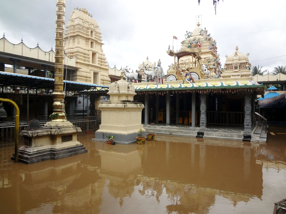 Godavari River Water Level Heavy Rains In Rajahmundry  - Sakshi17