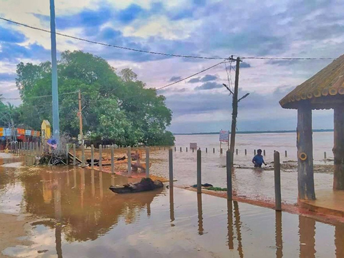 Godavari River Water Level Heavy Rains In Rajahmundry  - Sakshi27