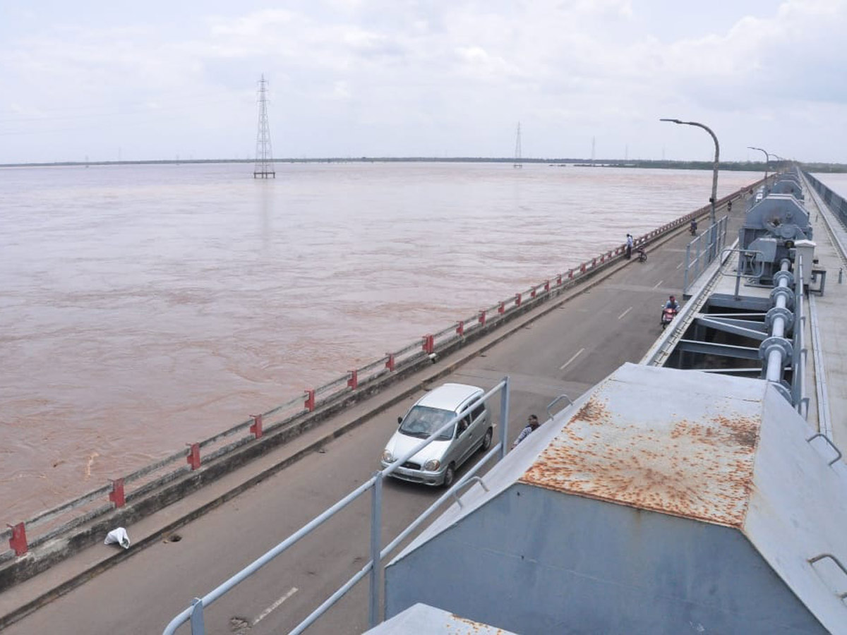 Godavari River Water Level Heavy Rains In Rajahmundry  - Sakshi44