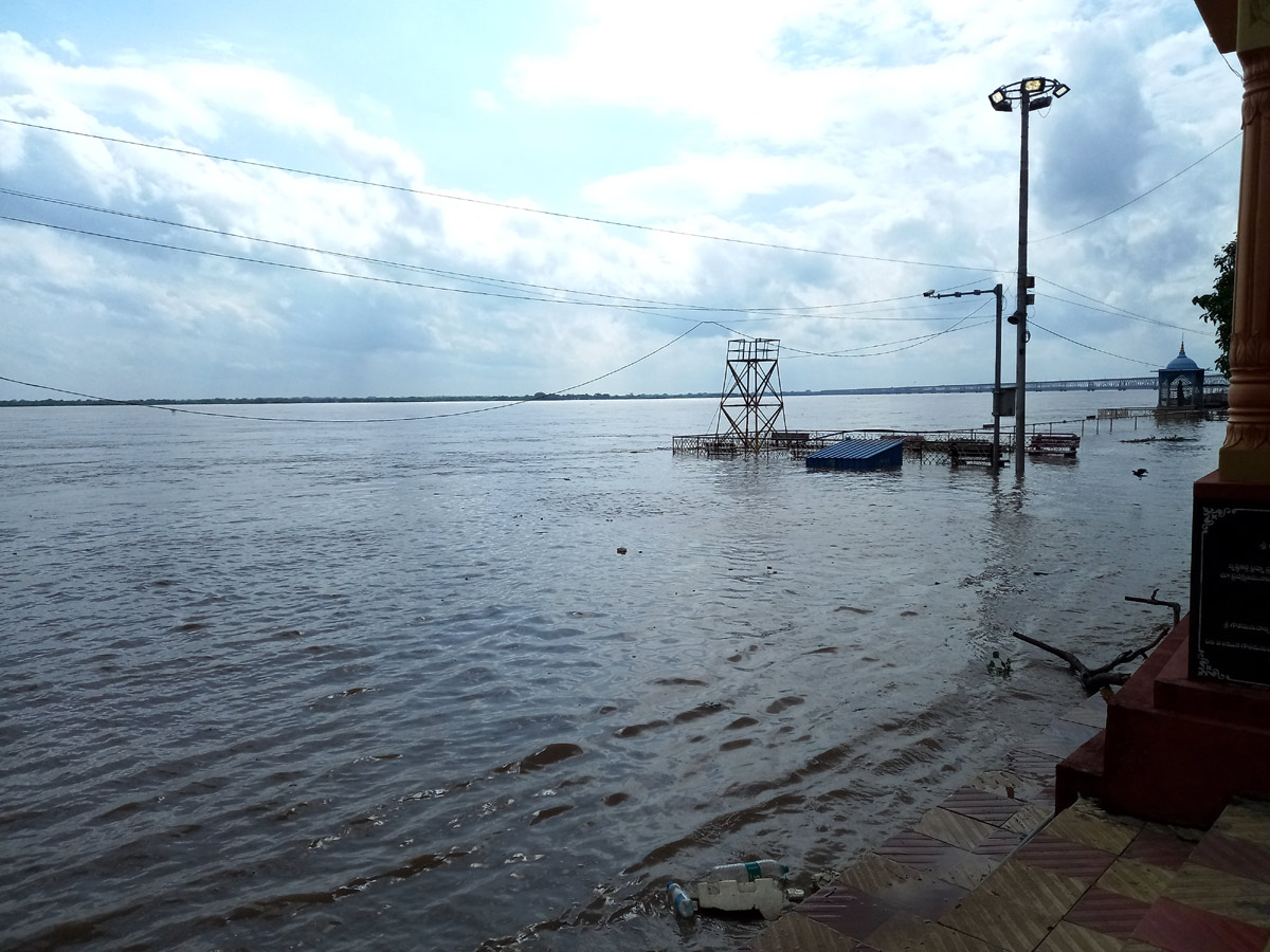 Godavari River Water Level Heavy Rains In Rajahmundry  - Sakshi53