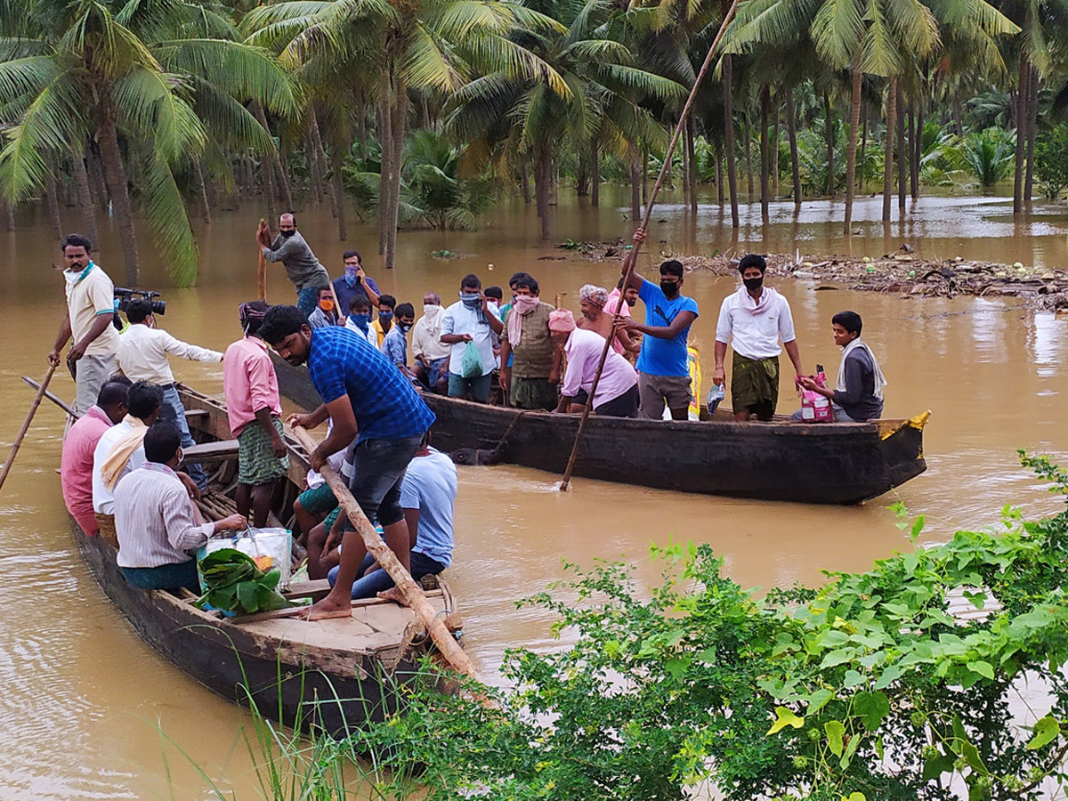 Godavari River Water Level Heavy Rains In Rajahmundry  - Sakshi9