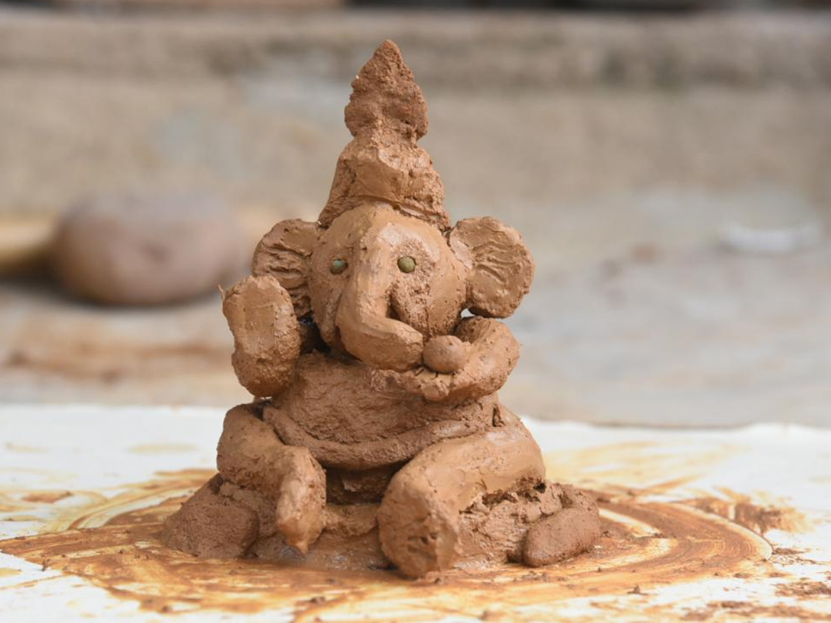 Childrens Making Clay Ganesha While Watching Sakshi TV Photo Gallery - Sakshi3