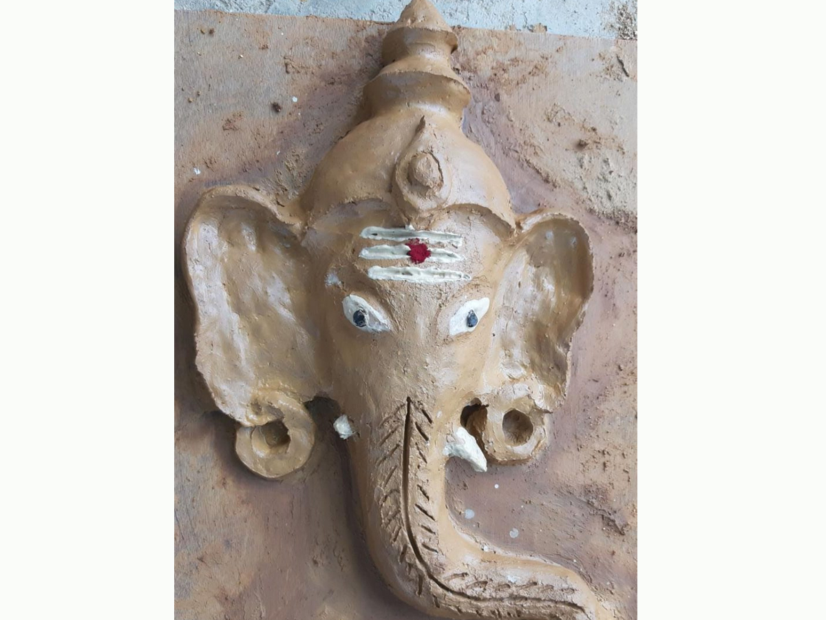 Childrens Making Clay Ganesha While Watching Sakshi TV Photo Gallery - Sakshi16