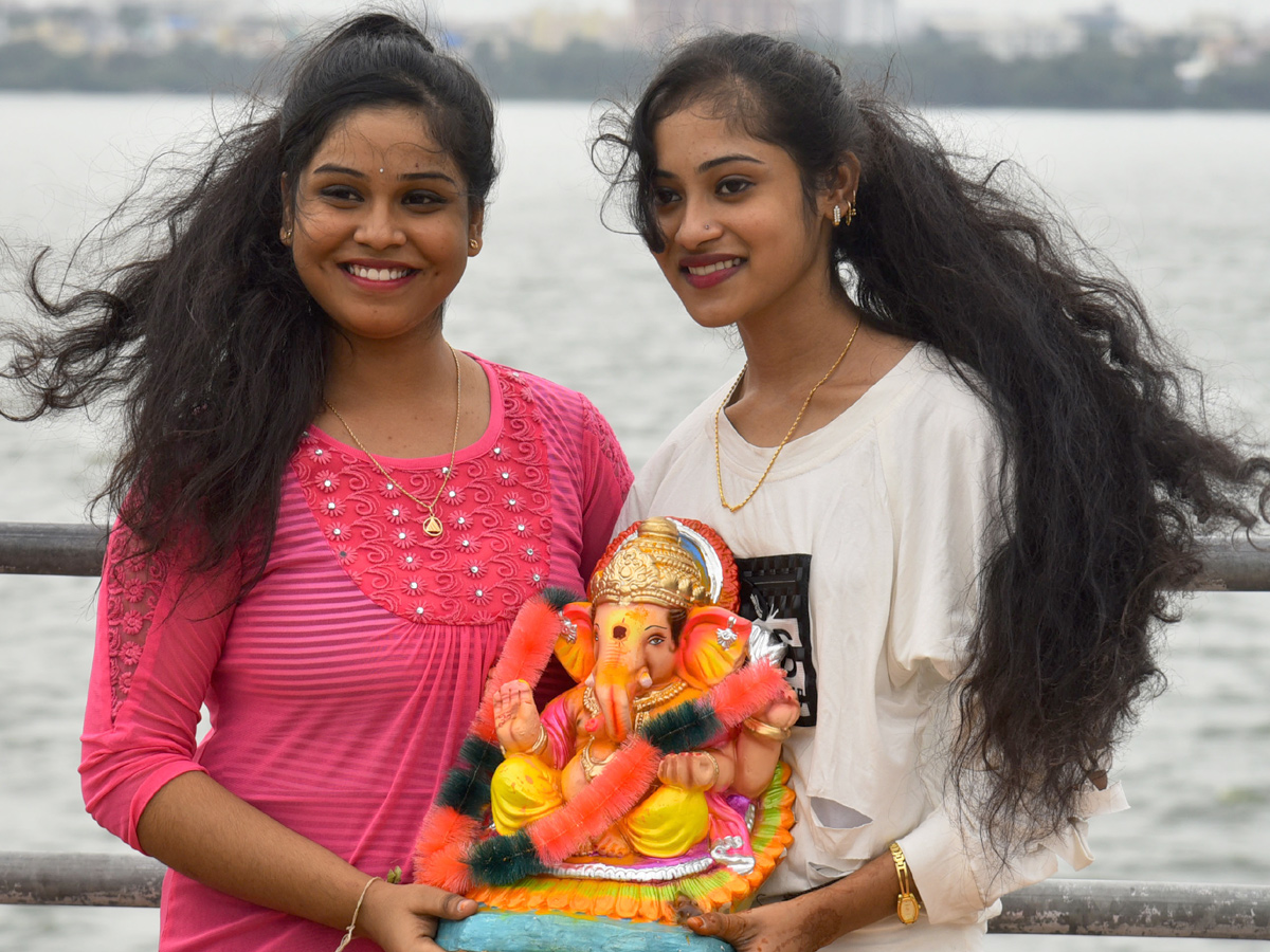 Ganesh nimajjanam,Tank Bund,photo gallery - Sakshi2