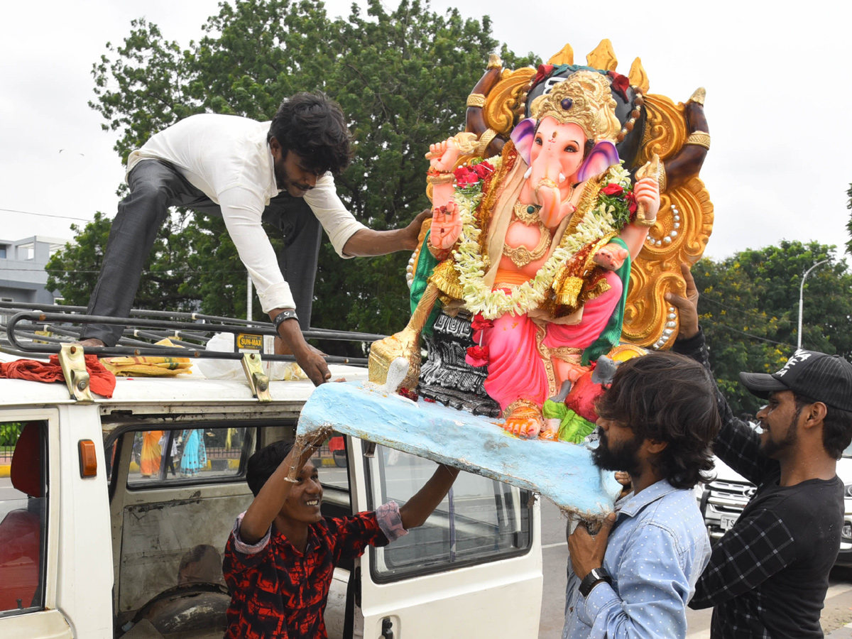 Ganesh nimajjanam,Tank Bund,photo gallery - Sakshi12