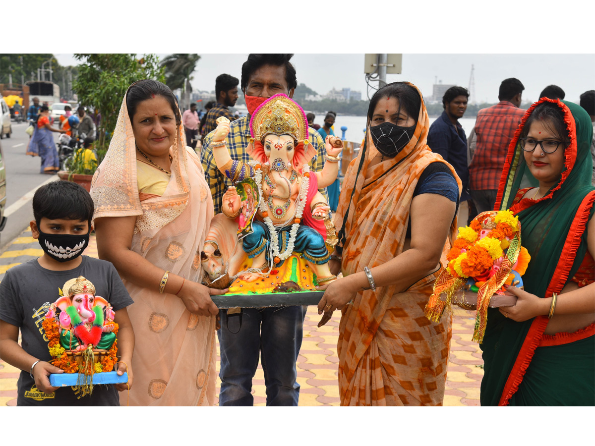 Ganesh nimajjanam,Tank Bund,photo gallery - Sakshi14