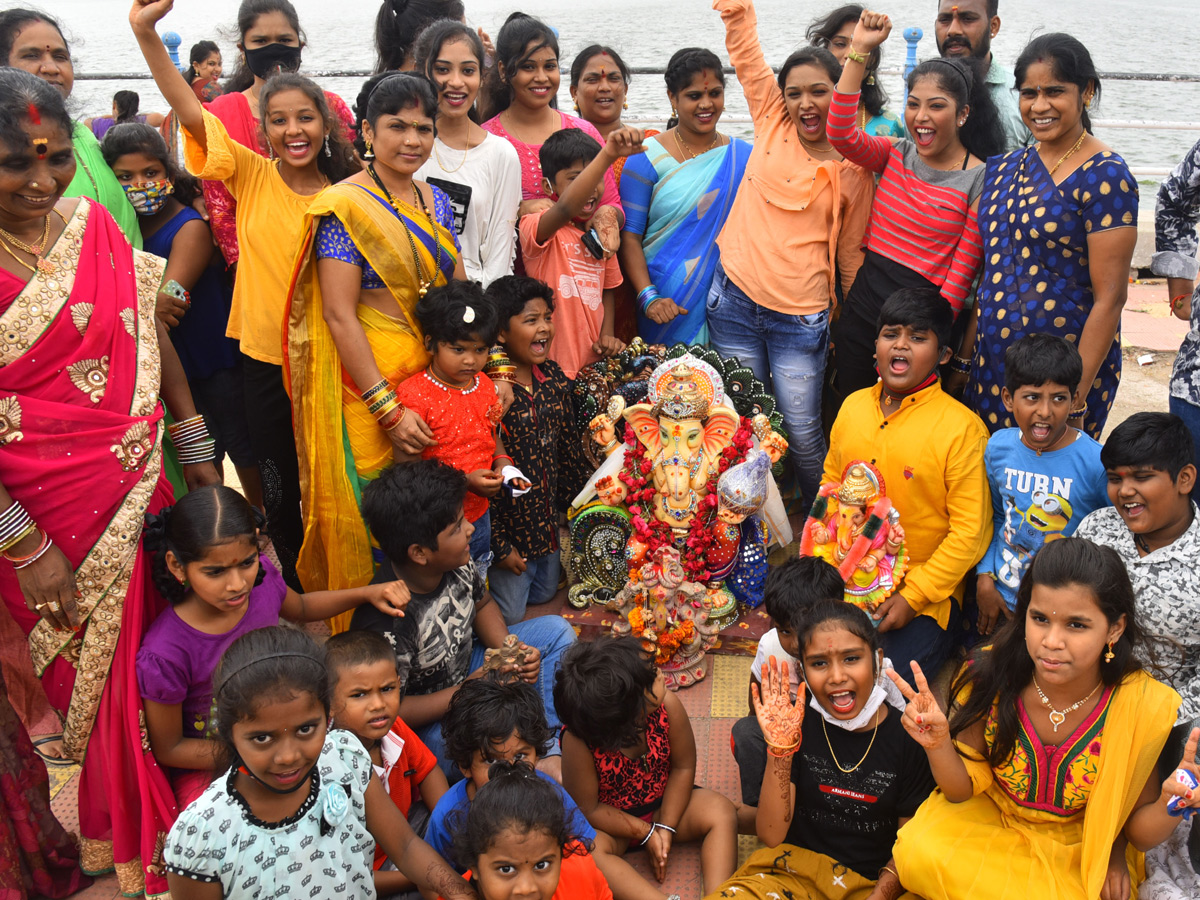 Ganesh nimajjanam,Tank Bund,photo gallery - Sakshi16