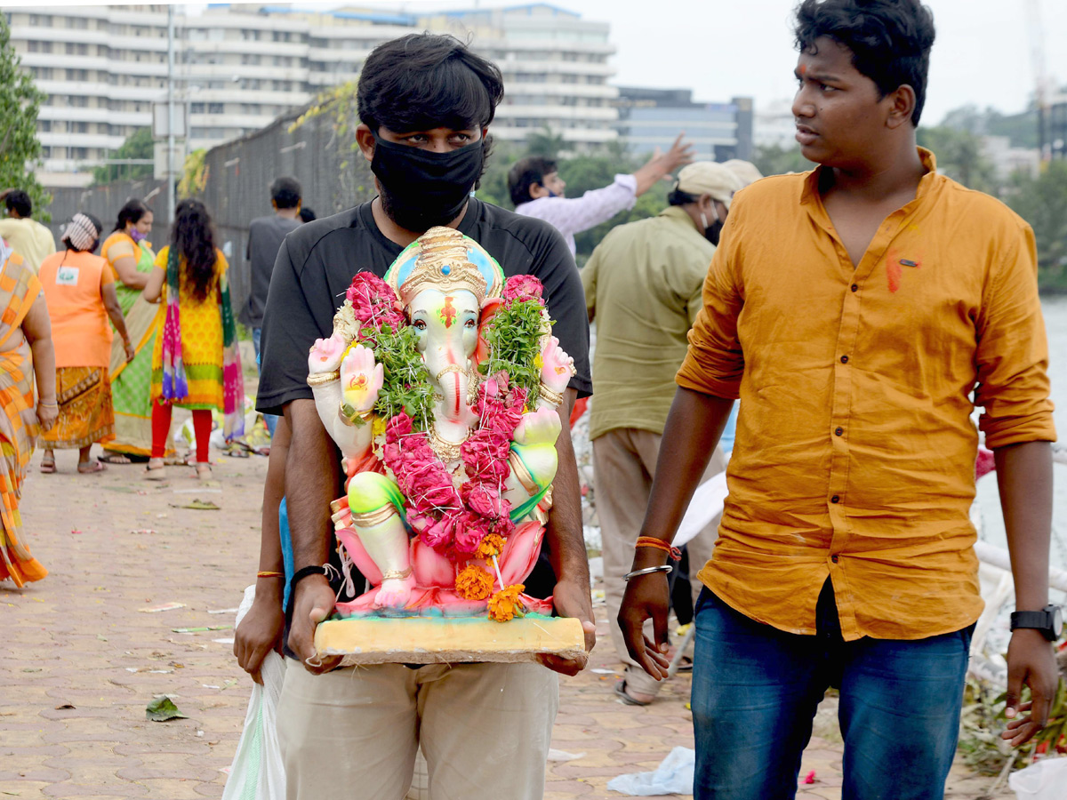 Ganesh nimajjanam,Tank Bund,photo gallery - Sakshi23