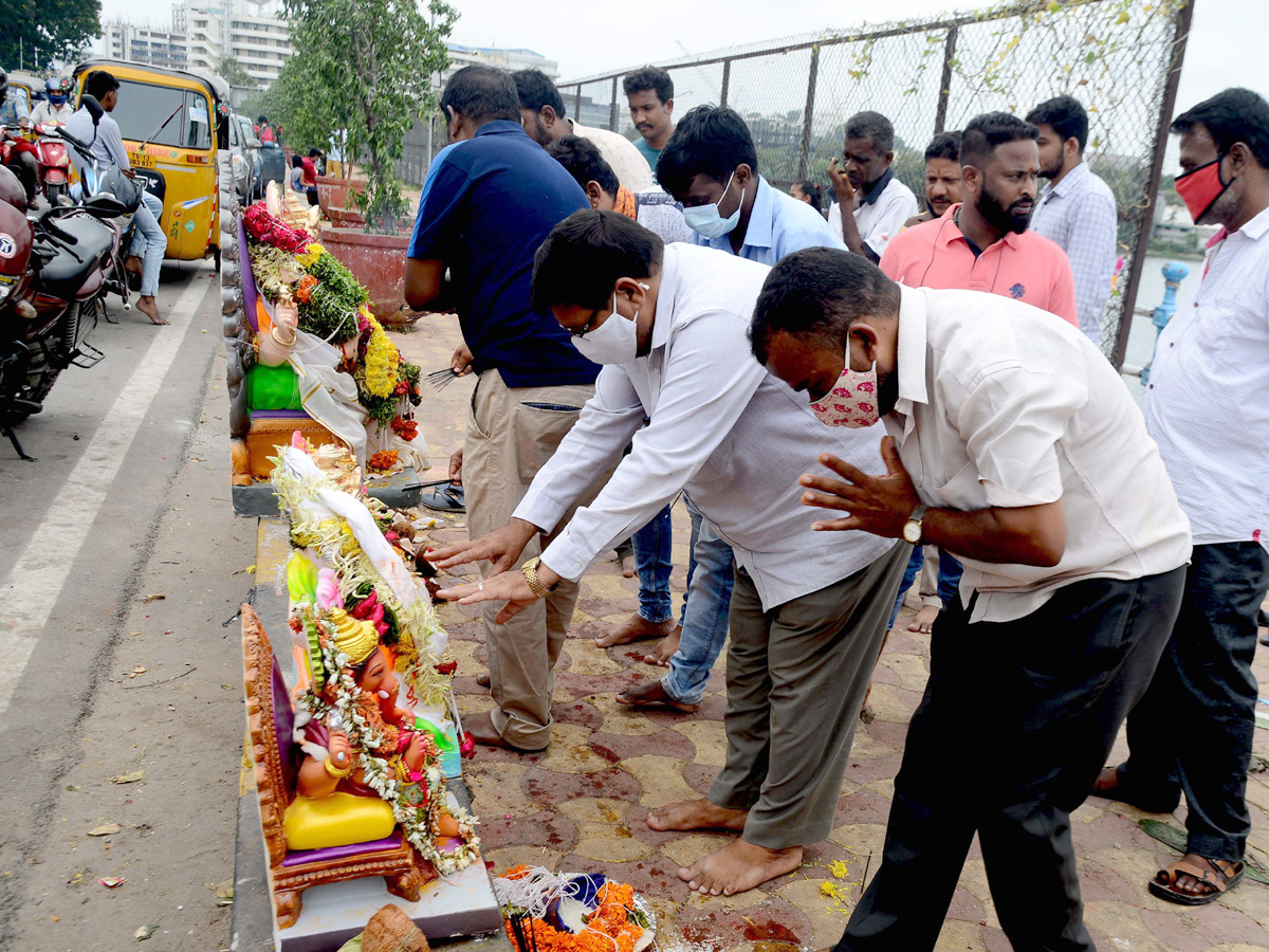 Ganesh nimajjanam,Tank Bund,photo gallery - Sakshi27