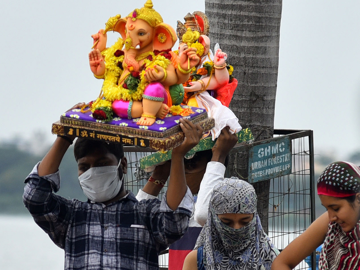 Ganesh nimajjanam,Tank Bund,photo gallery - Sakshi5