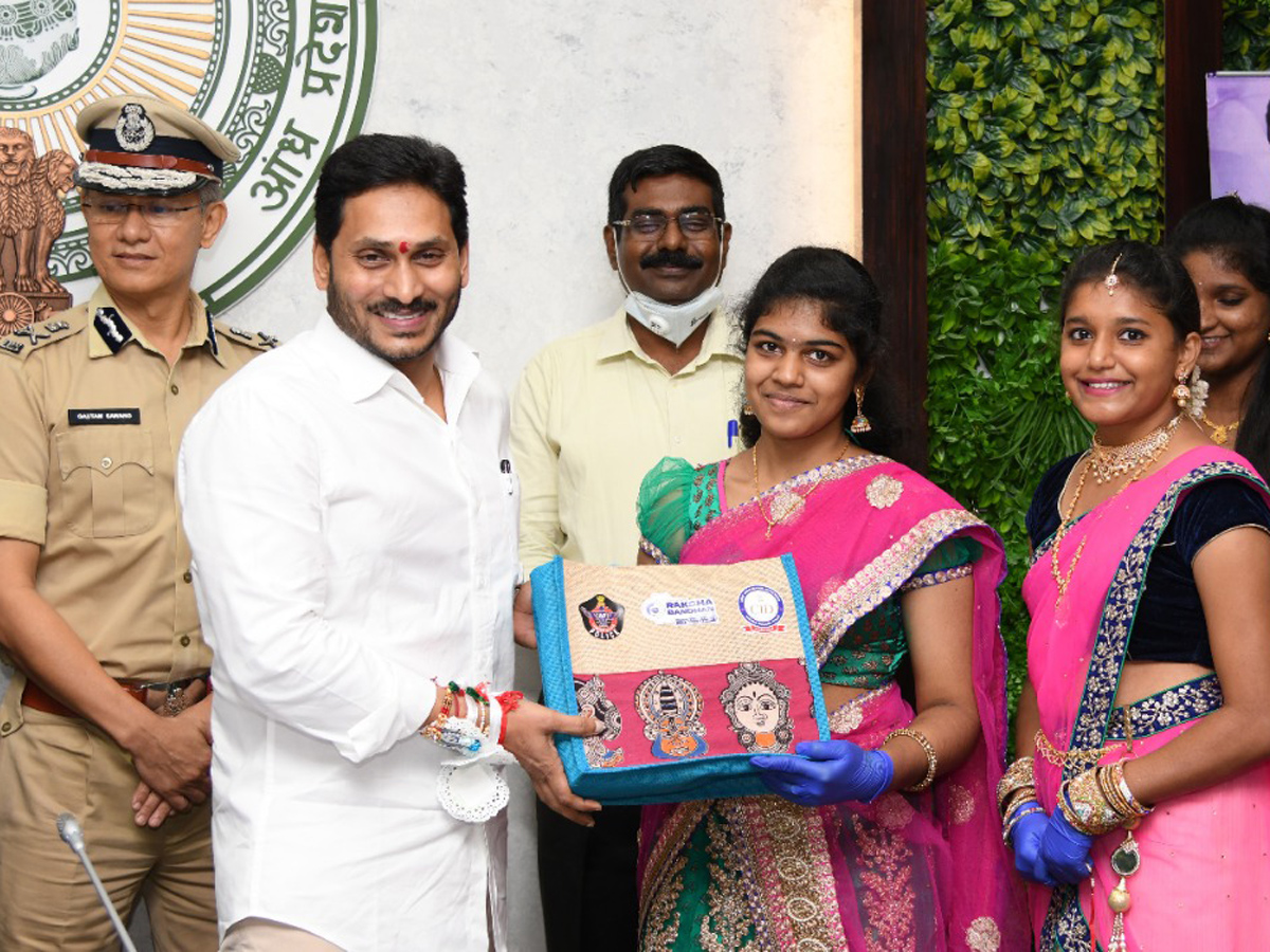 CM YS Jagan Mohan Reddy launch e-Rakshabandhan Photo Gallery - Sakshi15