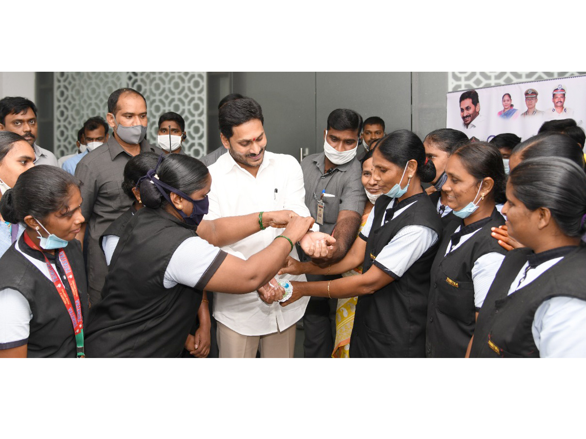 CM YS Jagan Mohan Reddy launch e-Rakshabandhan Photo Gallery - Sakshi3