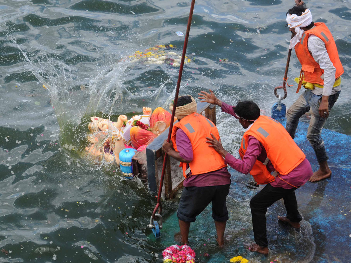 Ganesh Immersion 2020 Hyderabad TankBund Photo Gallery - Sakshi12