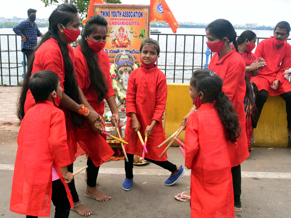 Ganesh Immersion 2020 Hyderabad TankBund Photo Gallery - Sakshi24