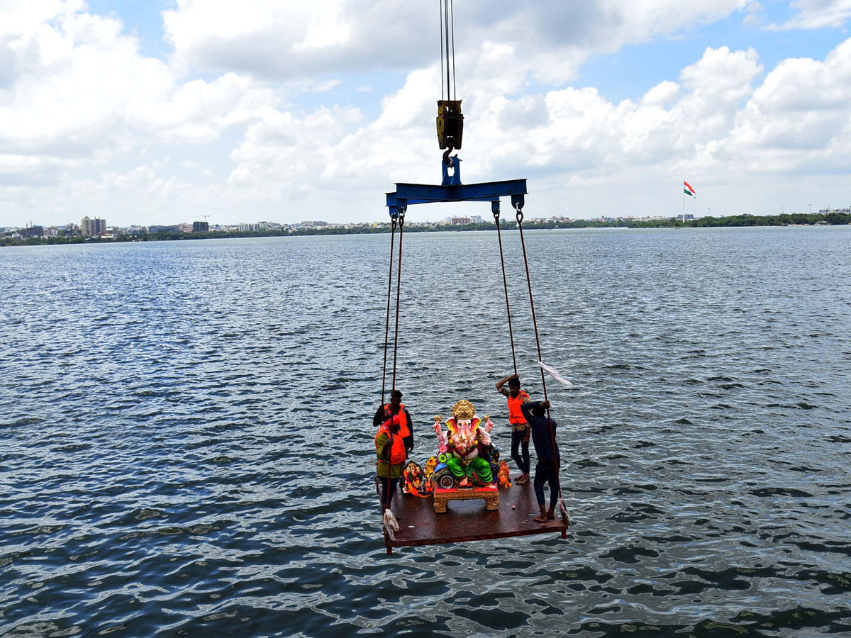 Ganesh Immersion 2020 Hyderabad TankBund Photo Gallery - Sakshi28