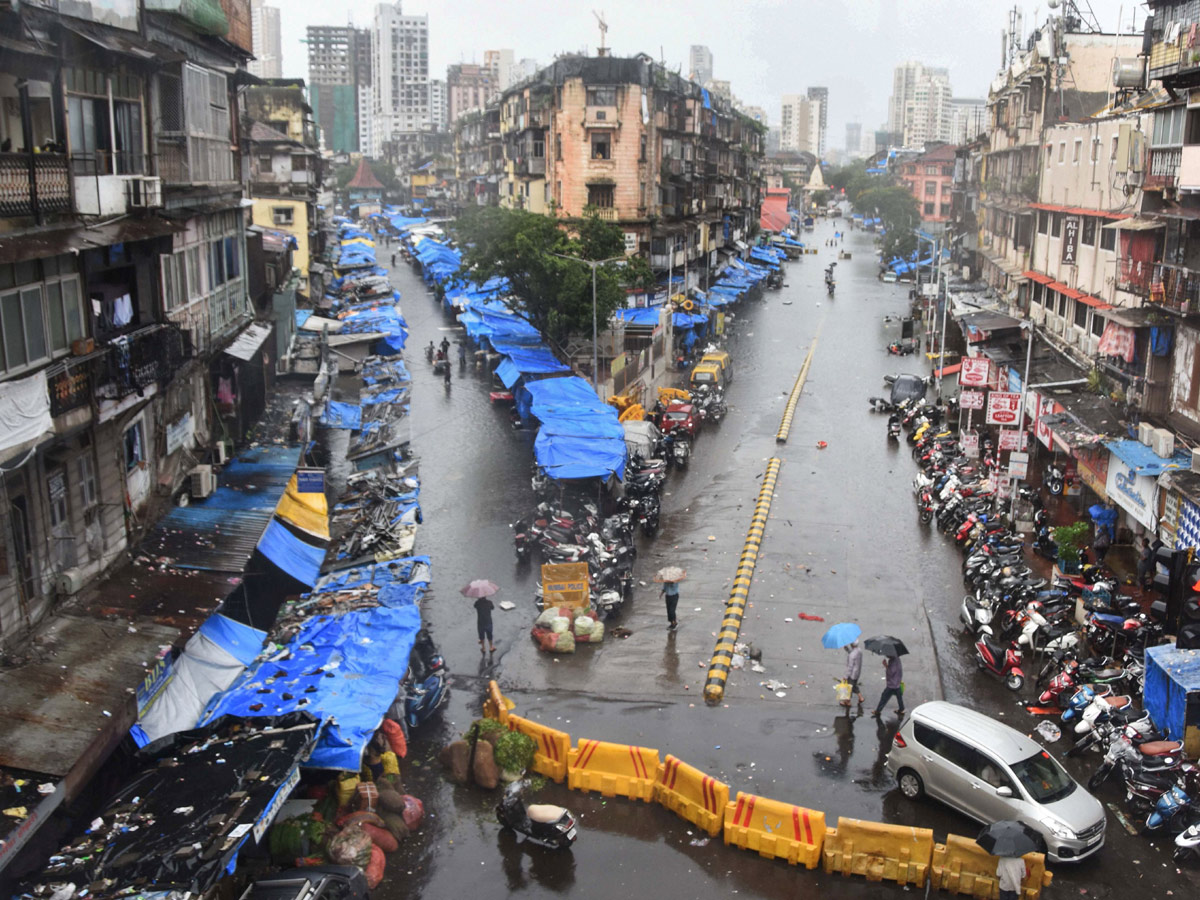 Heavy rain lashes Mumbai Photo Gallery - Sakshi21