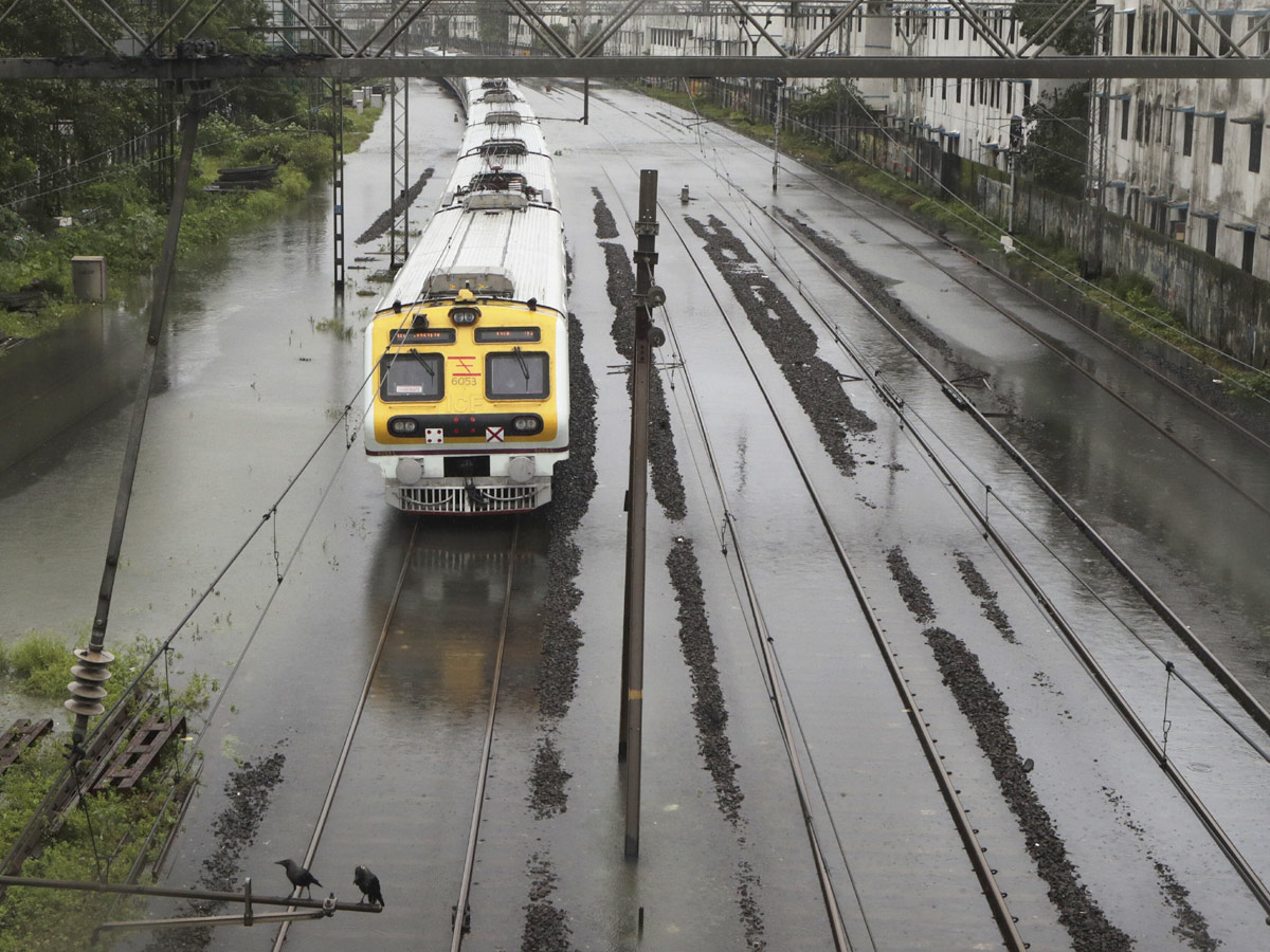 Heavy rain lashes Mumbai Photo Gallery - Sakshi5