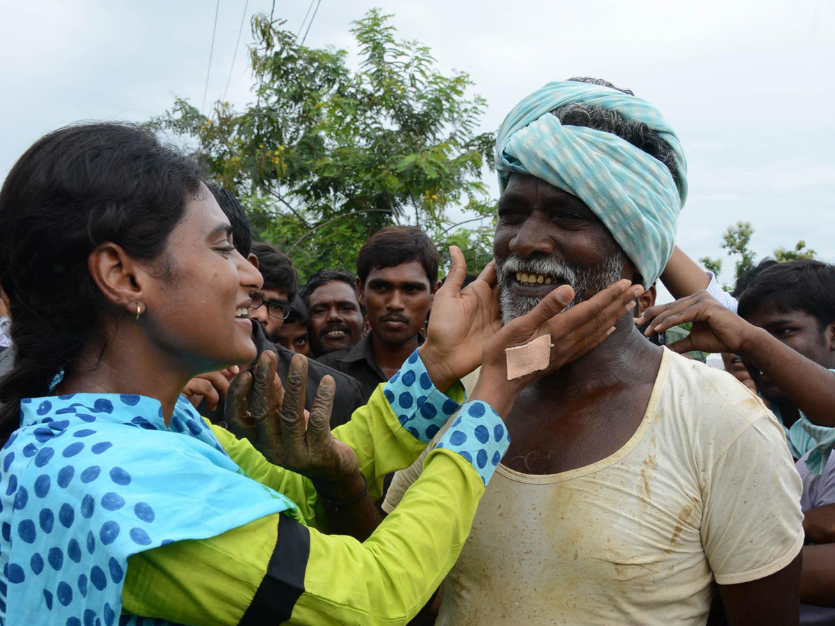 YS Sharmila Maro Praja Prasthanam Padayatra seven years completed Photo Gallery - Sakshi5